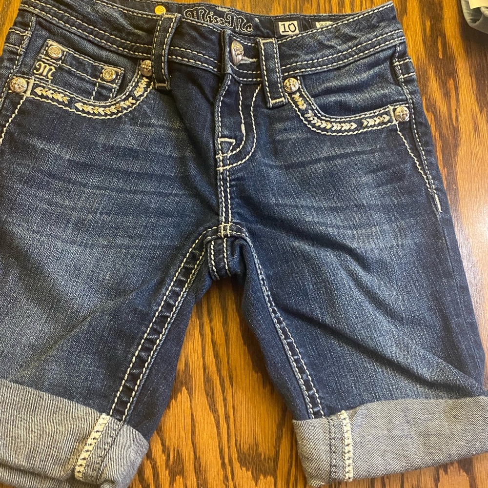 Miss Me Sz 10 Long shorts with lots of bling